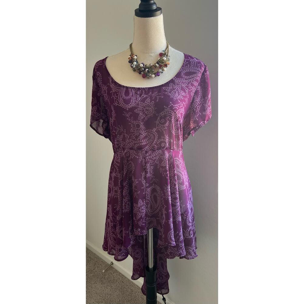 Torrid High Low Flowy Purple Burgundy Paisley Short Sleeves  Dress Shirt Sz 1X‎